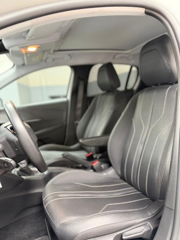 Peugeot 208 Feline Tiptronic — foto 5